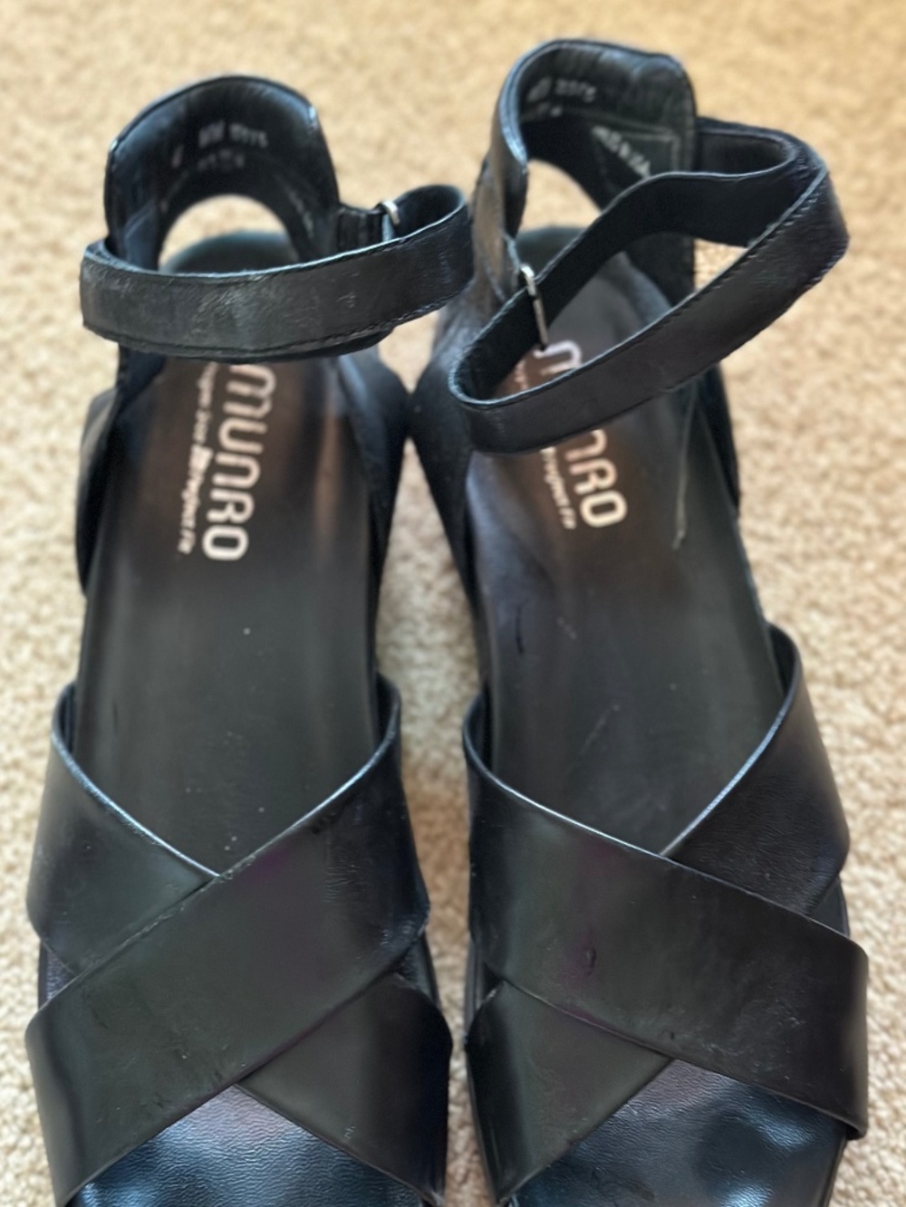 Munro BRINN Sandal, Black Leather, size 8WW, made in USA